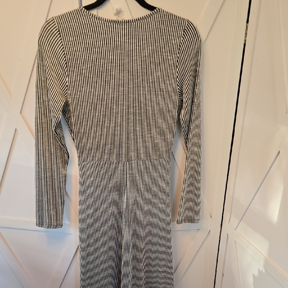 New Black and White Striped Long Sleeve Dress - Picture 4 of 5
